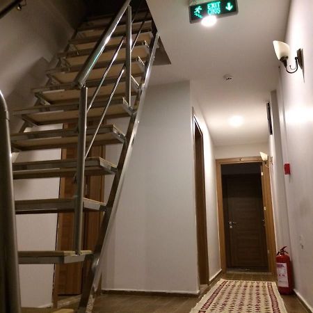 Deniz Hotel Yenifoca Zewnętrze zdjęcie
