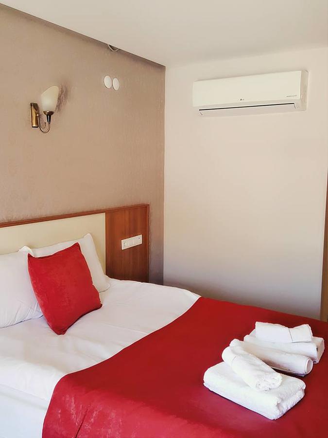 Deniz Hotel Yenifoca Zewnętrze zdjęcie